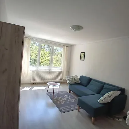 Cazare La 5 Minute De 2 Statii Metrou Apartment