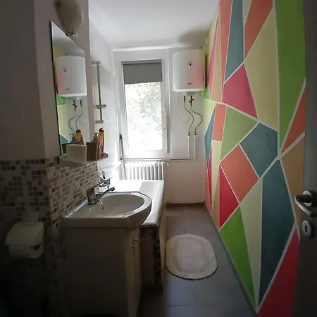 Cazare La 5 Minute De 2 Statii Metrou Apartment *